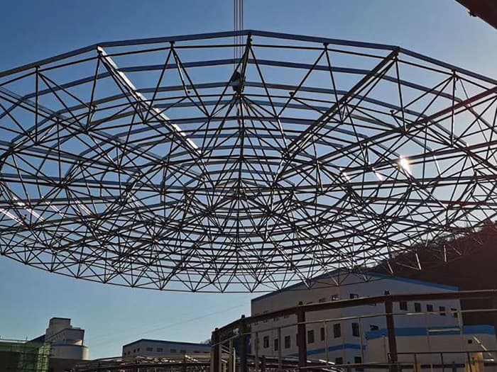 南充螺栓球网架工程施工现场